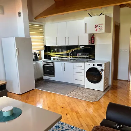Apartment Teal 3 *